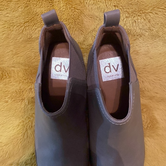 Dolce Vita Yelka Taupe Booties Size 6 - Picture 2 of 5